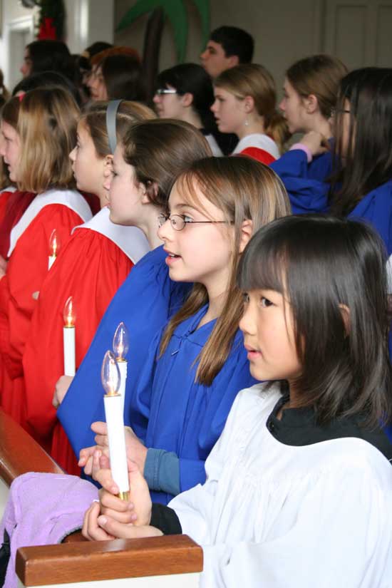 Hannah Wharton, Sofia Catalina, Colby Newsham, Kayla Nickerson, and Stacey Nelson sing “Now Light 1,000 Christmas Lights."