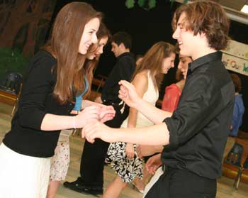 Karen Papazian and Jordan Schnipke at the Friday night dance class. (Photo by Lisa Aciukewicz) Karen Papazian and Jordan Schnipke at the Friday night dance class. (Photo by Lisa Aciukewicz)