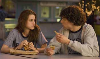 Kristen Stewart and Jesse Eisenberg in Adventureland. (Courtesy photo) Kristen Stewart and Jesse Eisenberg in Adventureland. (Courtesy photo)