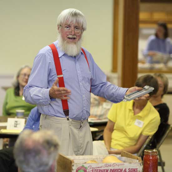 Roger Swain, former host of the PBS show The Victory Garden, entertains the Garden Club on September 28, touching on topics from growing tips to storage solutions.