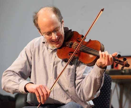 David Kassel peforms the fiddle tune, "The Oklahoma Stomp."