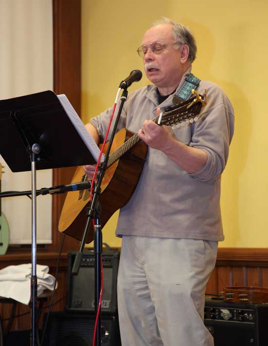 Bill Cordner sings Eric Bogle's "Safe in the Harbor" in memory of former Harvard resident Bill White.