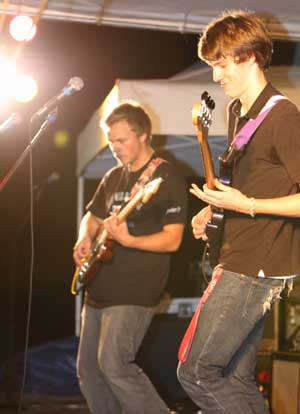 Will Byler and Phil Stapleton (right) of the Hot Susannahs perform at the Harvard Lions Club fair in September. (Photo by Lisa Aciukewicz)