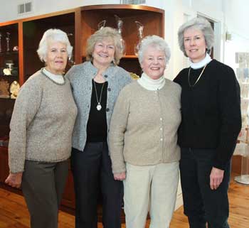 From left, Pat Edmonds, Dianne Carter, Mabel Sawyer, and Carol Landry of Harvard Help. Missing from photo: Marty Green and Shirley Chung. (Photo by Lisa Aciukewicz) From left, Pat Edmonds, Dianne Carter, Mabel Sawyer, and Carol Landry of Harvard Help. Missing from photo: Marty Green and Shirley Chung. (Photo by Lisa Aciukewicz)