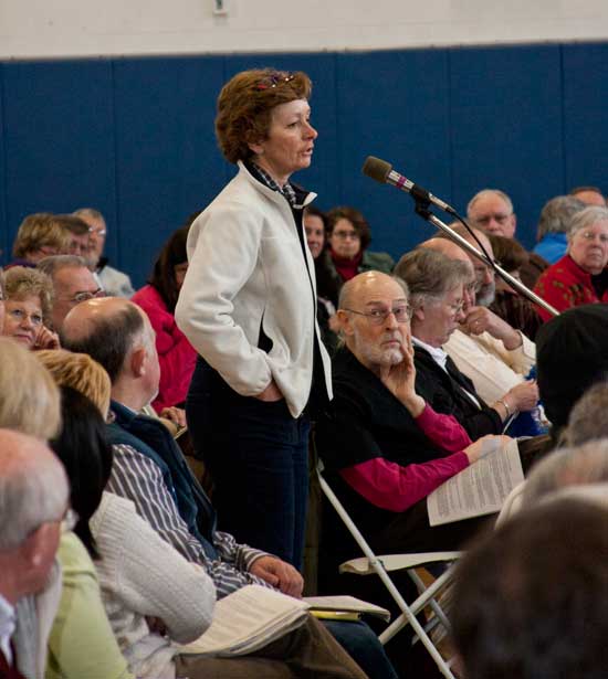 Environmental scientist Sharon McCarthy speaks to the issue of mosquito control and its effects. (Photo by Tyler Papazian)