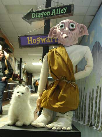 Dobby the house elf greets visitors at a Harry Potter-themed Celebration in 2009. (Photos by Lisa Aciukewicz) Dobby the house elf greets visitors at a Harry Potter-themed Celebration in 2009. (Photos by Lisa Aciukewicz)