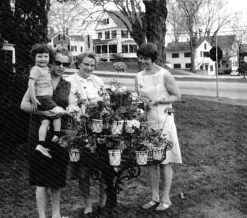Garden Club plant sale on the Common in the late 1950s.(Courtesy photo) Garden Club plant sale on the Common in the late 1950s.(Courtesy photo)