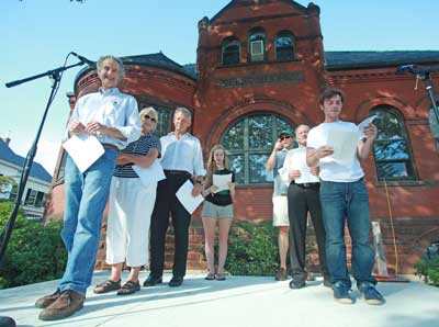 From left: Nick Browse (standing in for Charlie Sennott), Carlene Phillips, Bill Johnson, Fiona Shea, Tim Clark, Ken Nygren, and Steve Hayward rehearse reading the Declaration of Independence. The reading will be presented to the town Monday, July 4, at 10:30 a.m. in front of the old library. (Photo by Lisa Aciukewicz) From left: Nick Browse (standing in for Charlie Sennott), Carlene Phillips, Bill Johnson, Fiona Shea, Tim Clark, Ken Nygren, and Steve Hayward rehearse reading the Declaration of Independence. The reading will be presented to the town Monday, July 4, at 10:30 a.m. in front of the old library. (Photo by Lisa Aciukewicz)