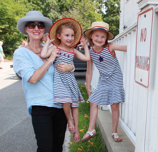 Joyce Maiore and daughters Lucy and Caroline smile for the camera at the start of the festivities.  (Photo by Lisa Aciukewicz)