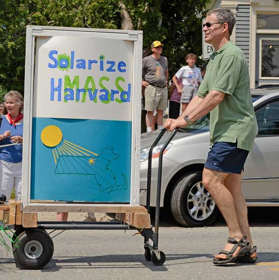 Jim Elkind pushes participation in Harvard's Mass Solarize project. (Photo by John Sharko)