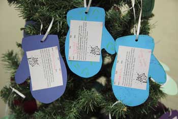 Each mitten on the Giving Tree offers participants an opportunity to give. (Photo by Lisa Aciukewicz) Each mitten on the Giving Tree offers participants an opportunity to give. (Photo by Lisa Aciukewicz)
