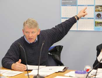 Bill Johnson comments that he thinks that town government would have all the space it needs if the performance space were to be sacrificed. (Photo by Lisa Aciukewicz) Bill Johnson comments that he thinks that town government would have all the space it needs if the performance space were to be sacrificed. (Photo by Lisa Aciukewicz)