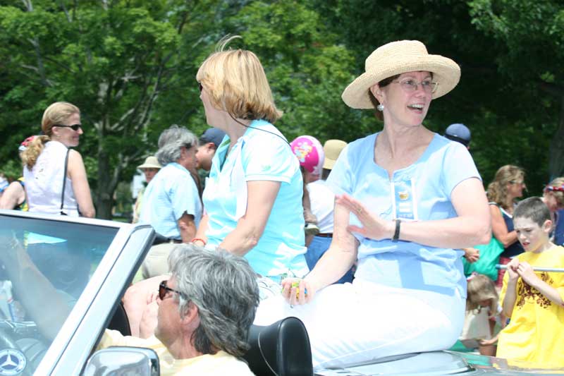 Retiring teacher Dianne Temple is honored during the parade.