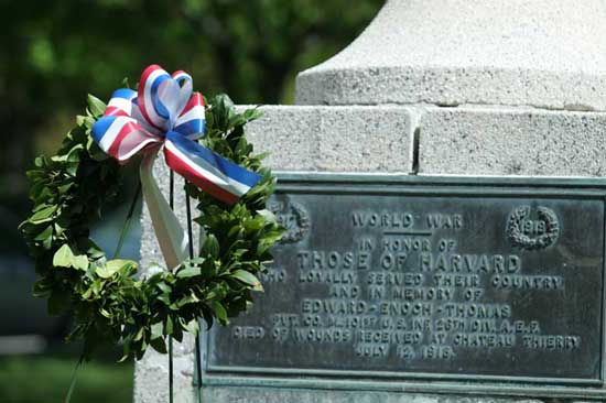 A wreath decorates the World War I memorial.