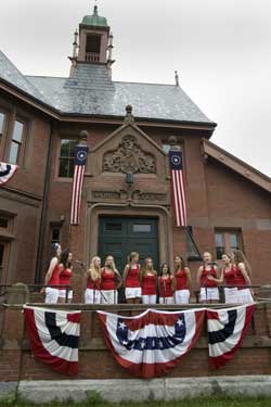 An a cappella group of current and former Bromfield students sang The Star-Spangled Banner. (Photo by Ellen Harasimowicz)