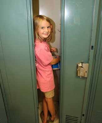 Phoebe von Conta checks into her new locker.