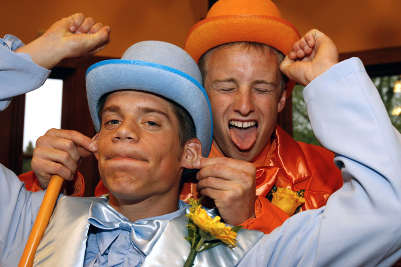 Best friends Tim Smetana, left, and Toby Frost wore “Dumb and Dumber” tuxedos. (Photo by Ellen Harasimowicz)