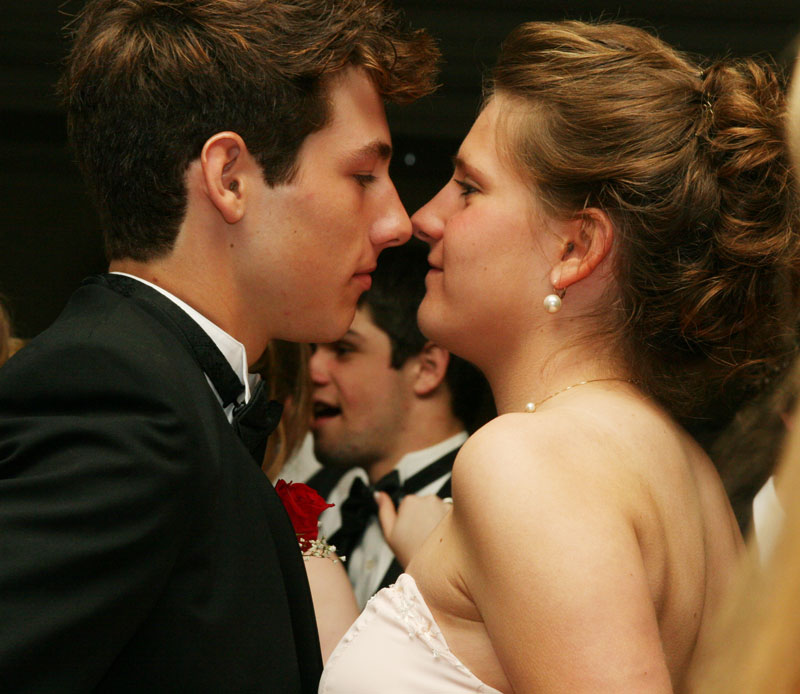 Jordan Schnipke and Chrissy Renz share a quiet moment.